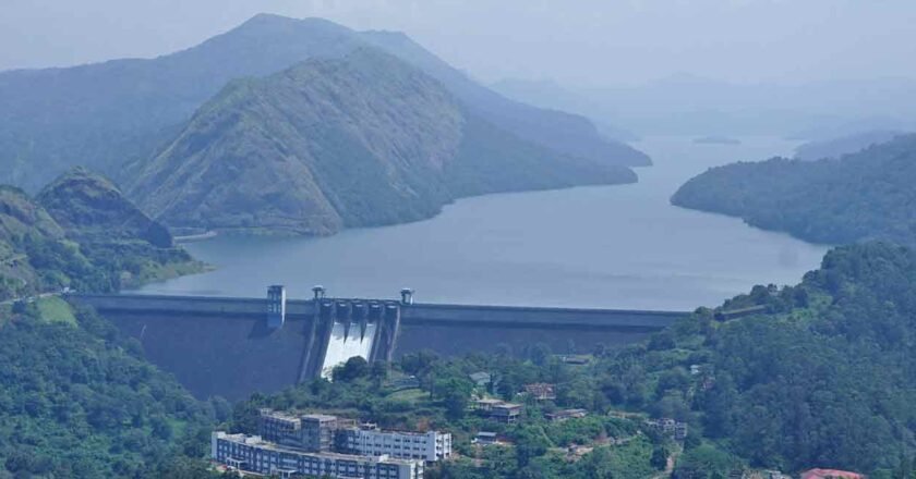 ഇടുക്കി ഡാമിലെ സുരക്ഷാ വീഴ്ചയുടെ കാരണം കണ്ടെത്താനാവാതെ പൊലീസ് Security lapse at Cheruthoni Dam