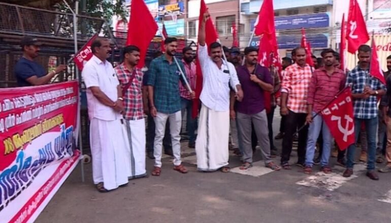 ശമ്പളം കിട്ടിയിട്ട് 2 മാസം, 108 ആംബുലൻസ് ജീവനക്കാർ അനിശ്ചിത കാല സമരത്തിൽ; ദുരിതത്തിലായി രോ​ഗികൾ